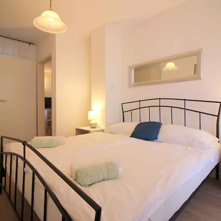 Apartment Apartments In Porec/Istrien 10072