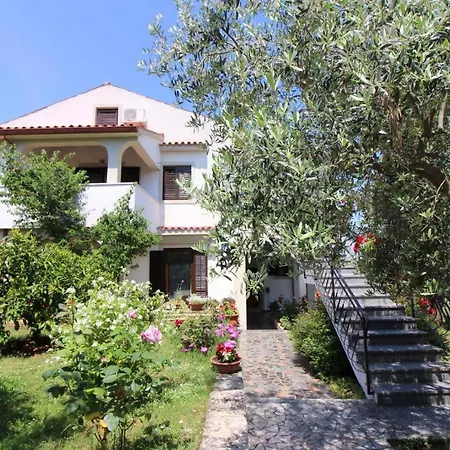 Apartments In Porec/Istrien 10072 Porec
